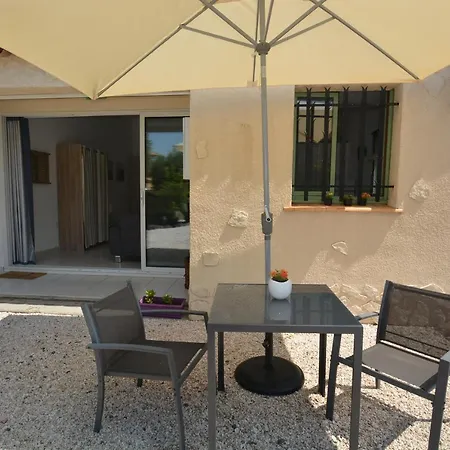 Studio Au Coeur D'Un Jardin Reposant Villa Saint-Thibéry Exterior photo